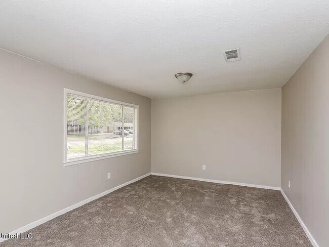 Photo - SECTION 8 ACCEPTED: Beautiful 3 Bed/2 Bath...