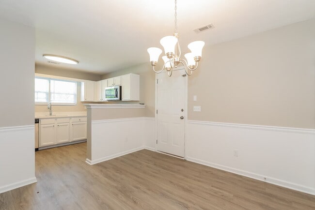 Photo - 1052 Navaho Trail