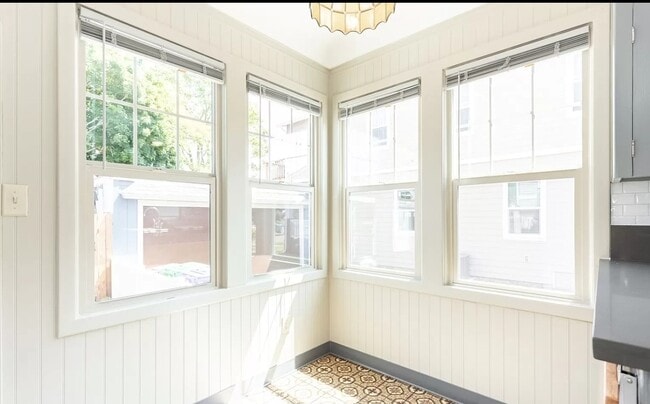 Photo - 6613 N Amherst St