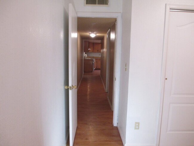 Photo - 1311 E San Antonio Ave Unidad 2
