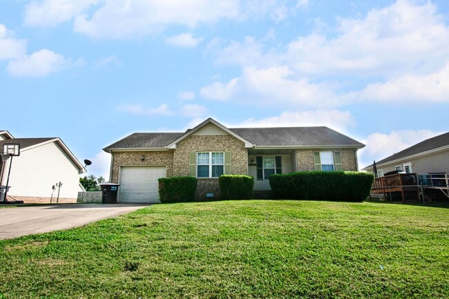 Building Photo - Pet Friendly Three Bedroom! Rental