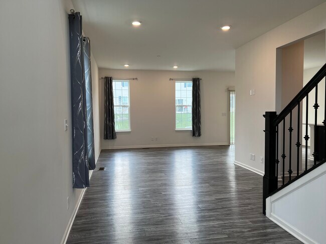 Photo - 1231 Hawk Hollow Dr