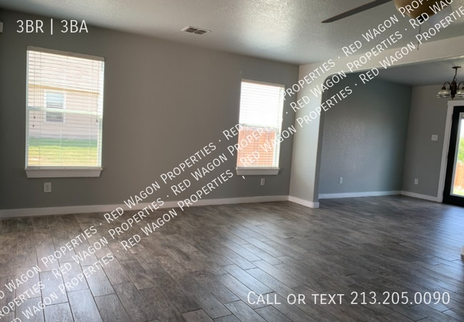 Photo - 25243 Cambridge Wl