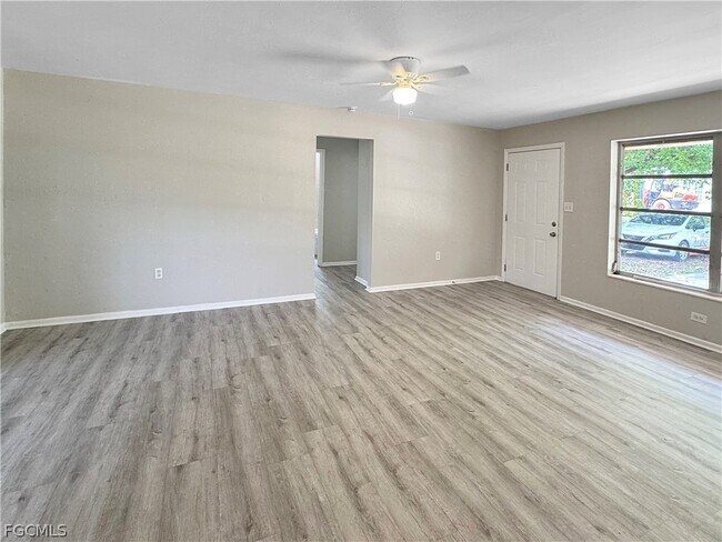 Photo - 1881 Edison Ave