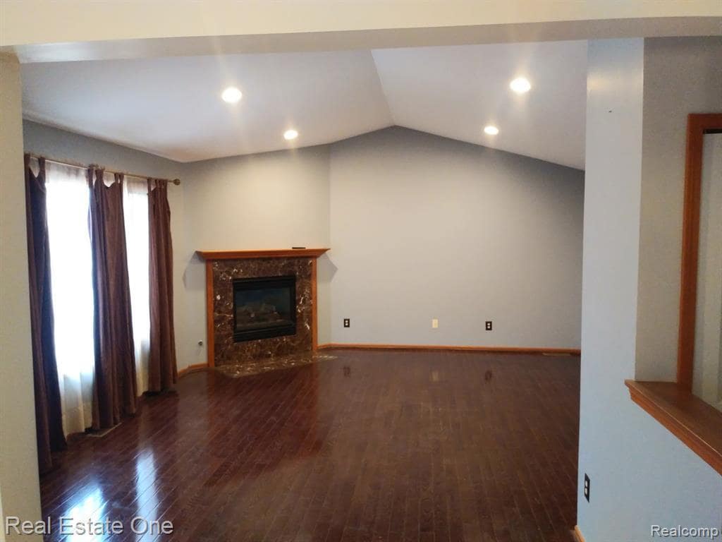 Photo - 1924 Amboy St