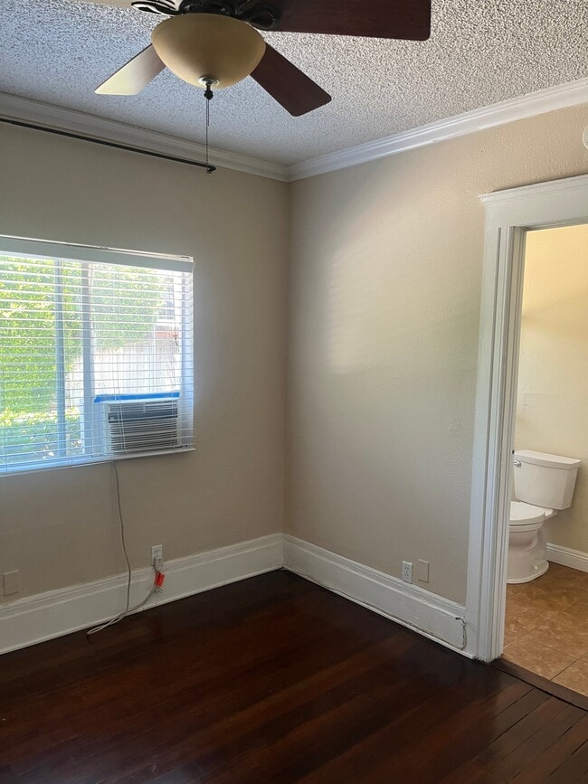 Building Photo - 428 Cypress Ave