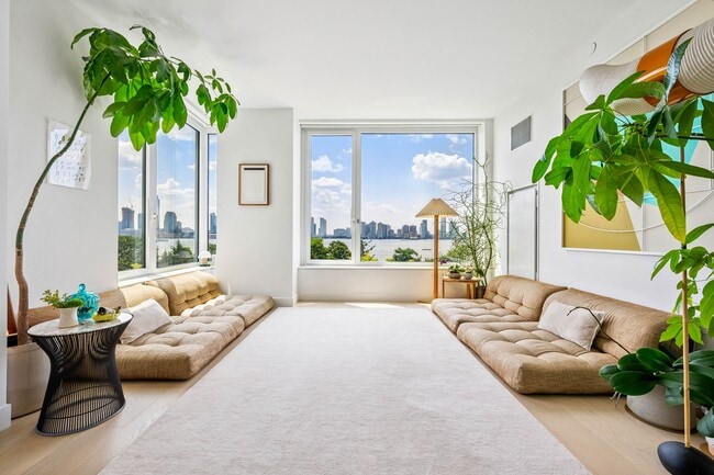 Building Photo - 450 Washington St Rental