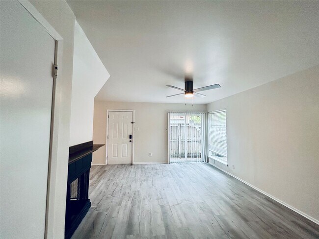 Photo - 5989 Allday Dr Unidad C