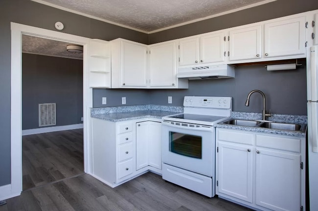 Building Photo - 3581 Robert C Byrd Dr Rental