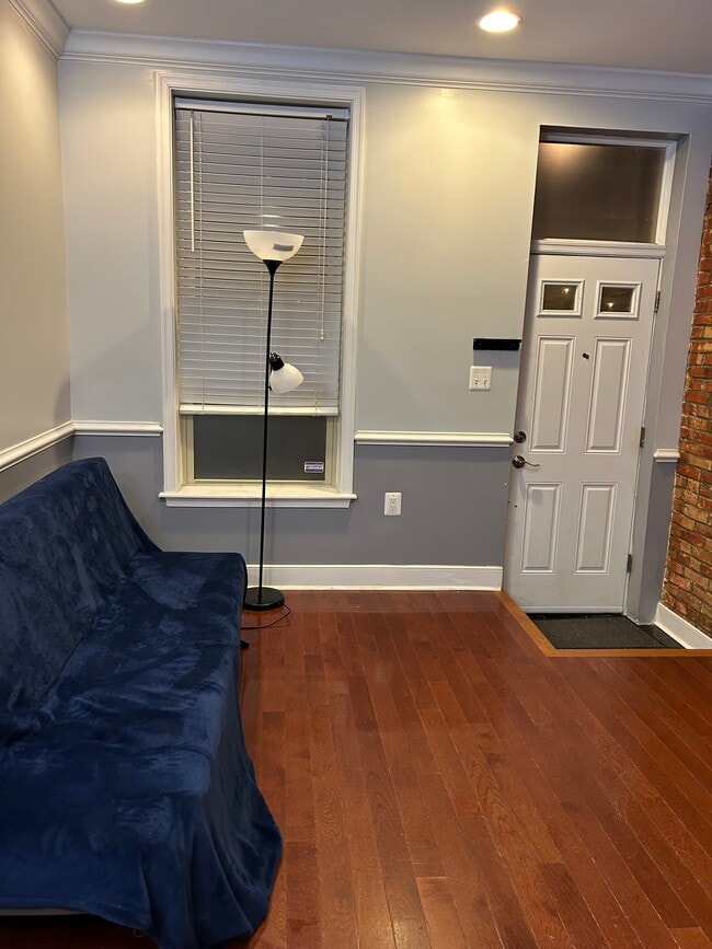 Sala de estar - 128 N Belnord Ave