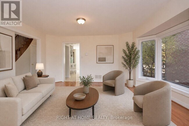 Photo - 1466 Bayshire Dr