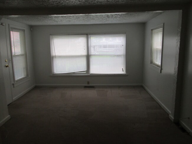 Photo - 115 E Montrose St