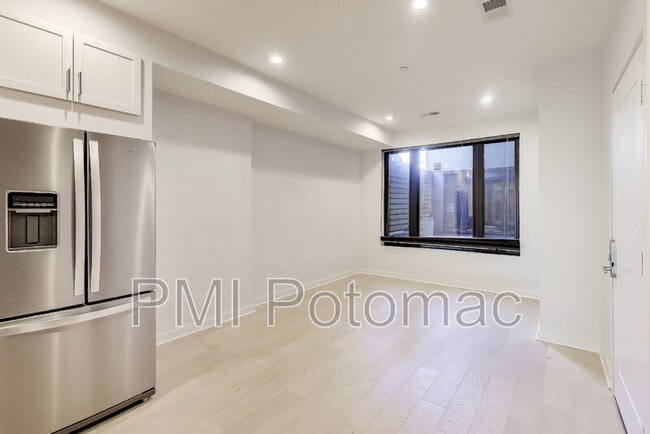 Photo - 531 Kennedy St NW Unit 3