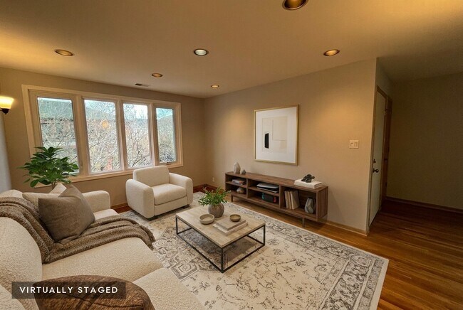 449 W 37th St Unit 2