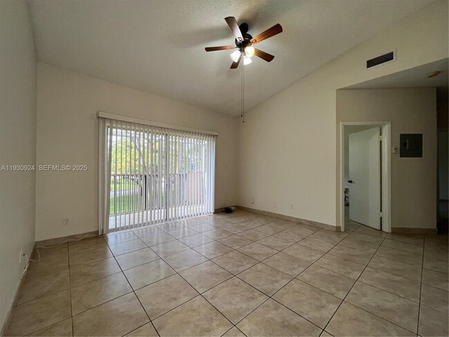 Photo - 671 Cypress Lake Blvd Unidad C21