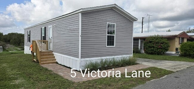 Building Photo - 5 Victoria Ln Rental
