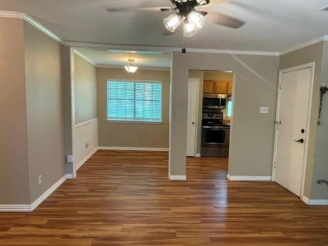 Photo - 6211 Chesterfield Ave