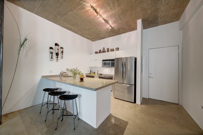 Photo - 234 NE 3rd St Unidad 1004