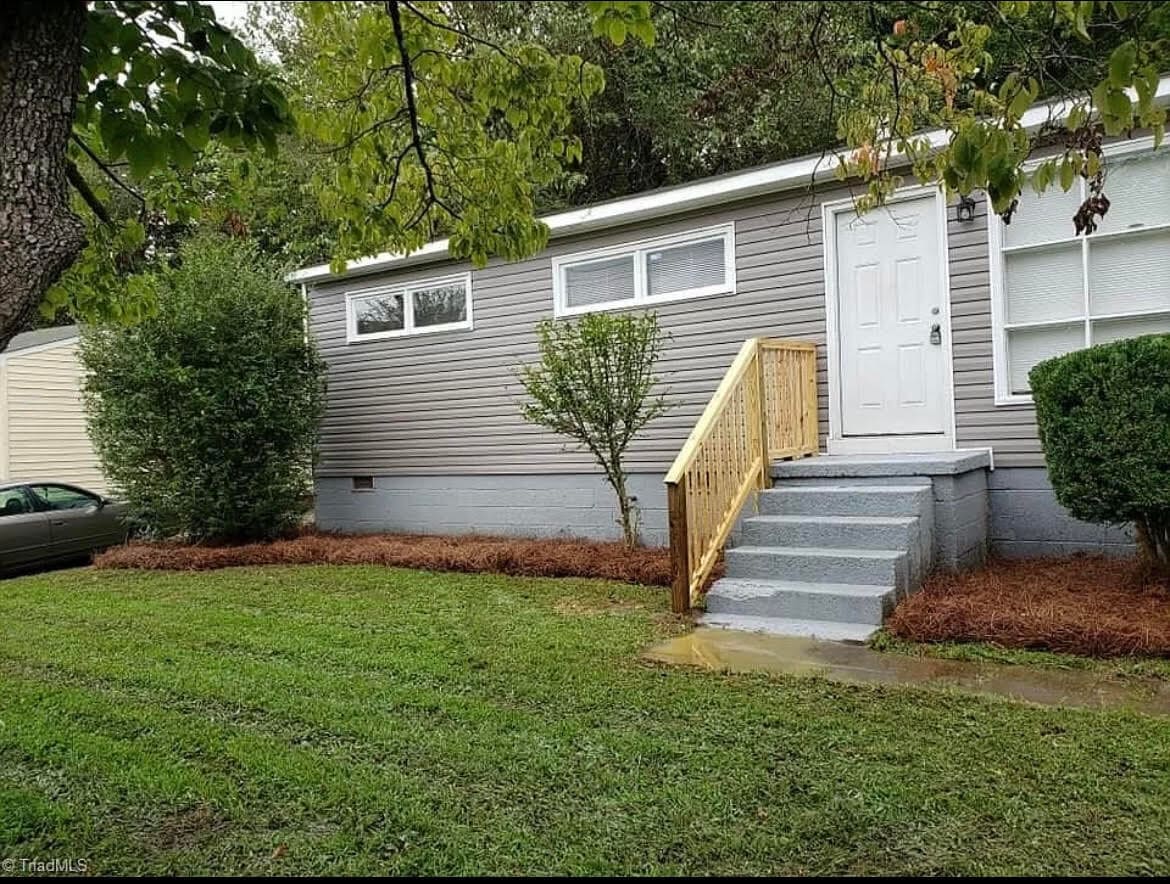 Photo - 1008 Meadowbrook Blvd