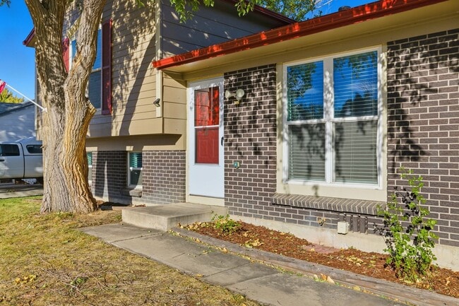 Photo - PRICE DROP! 3 Bedroom 2 Bathroom House Wit...