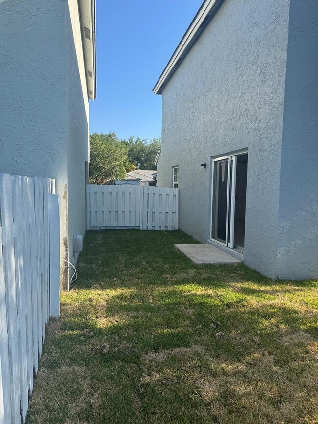 Photo - 9929 NW 9th Ct