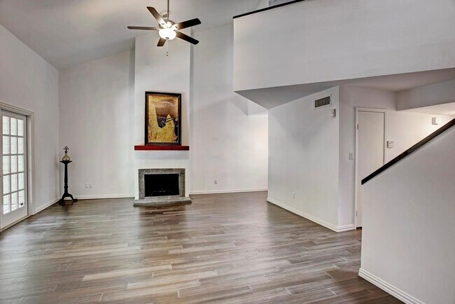 Photo - 9400 Doliver Dr Unidad 45