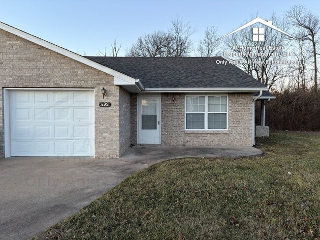 Building Photo - Sabre Circle 497–499 Duplex Unit 499 Sabre Circle