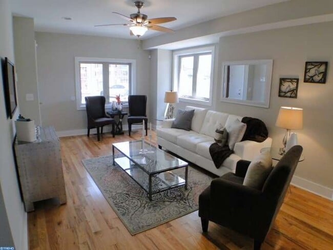Building Photo - 118 W Laurel St Unit 2 Rental