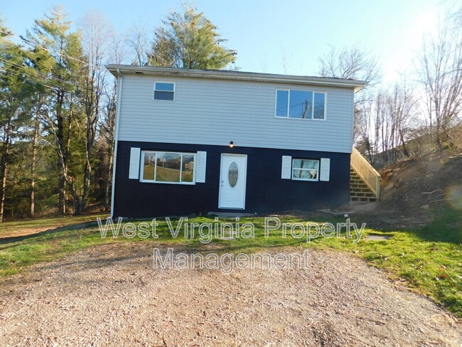 Photo - 98 Goodman Dr Unit Lower