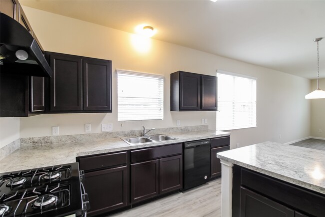 Building Photo - 9 Lavida Ct