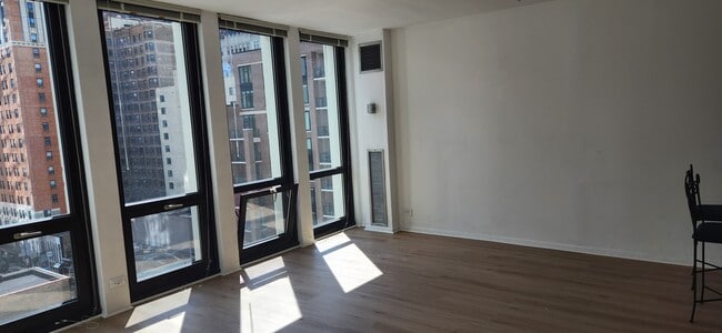 Photo - 1 E Scott St Unit 1107