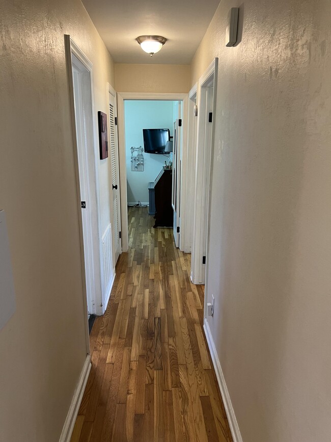 Photo - 601 E McKissock St