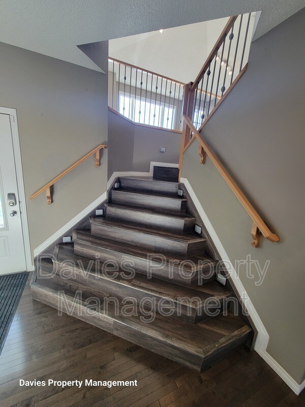 Photo - 8380 Shaske Crescent NW