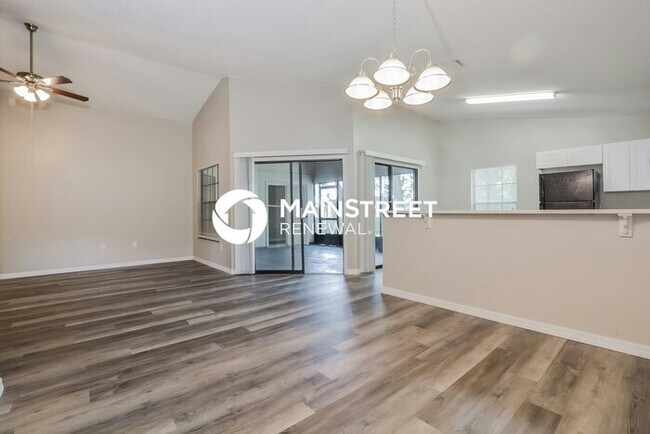 Photo - 3 Bedroom Pet-Friendly Home in KISSIMMEE, FL with Main Street Renewal