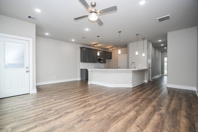 4401 Alvin St