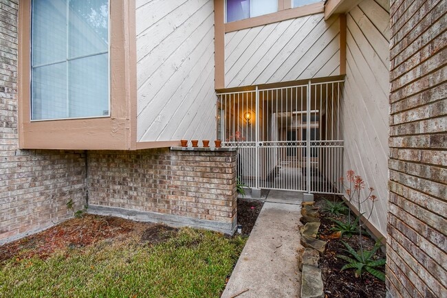 Photo - 7814 Candlegreen Ln