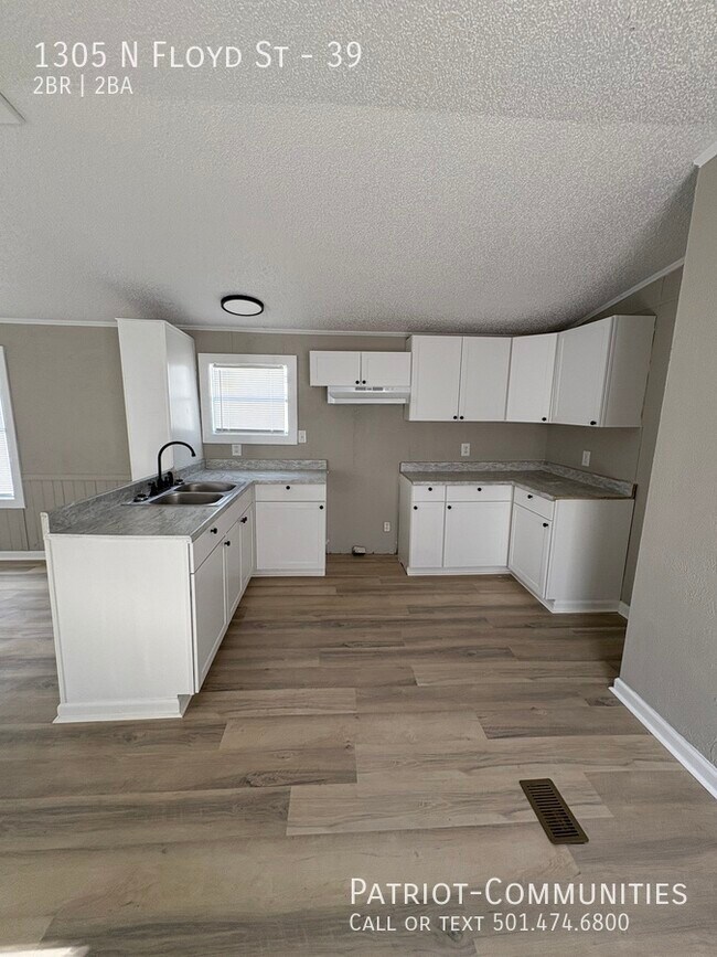 Photo - 1305 N Floyd St