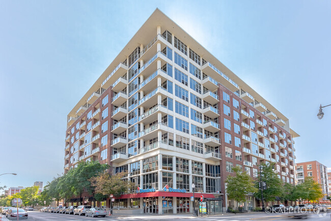 Building Photo - 901 W Madison St Unit 403 Rental