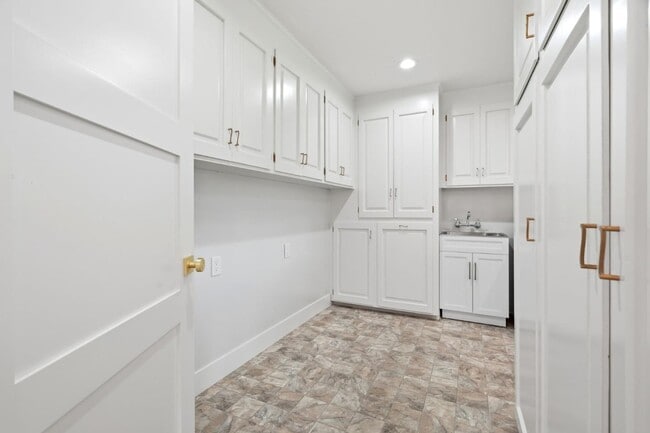 Photo - 3308 Oxford Ln