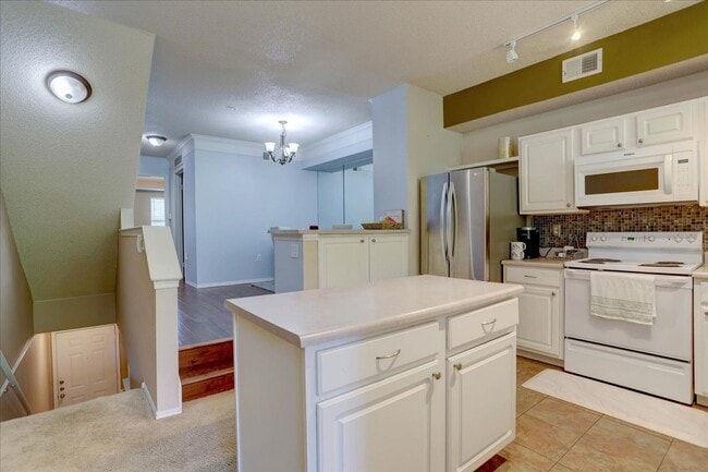 Photo - Beautiful 2bed/2bath/1car garage in Louisville!