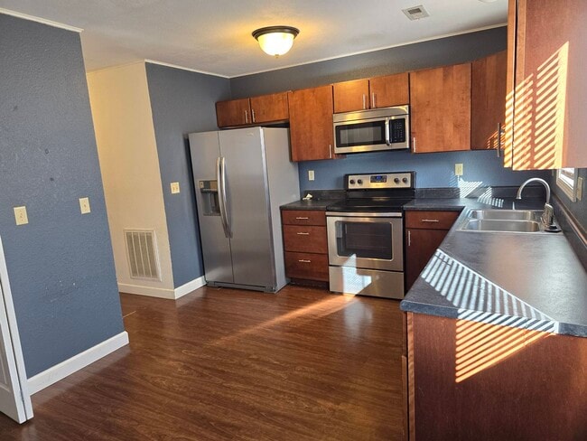 Photo - 401 Country Villa Ln