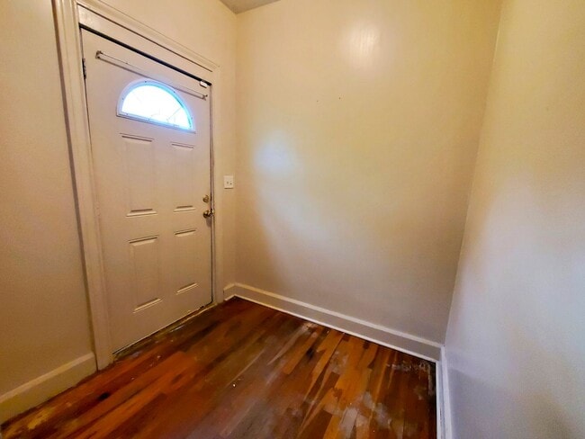 Photo - 2021 Wignall Ave