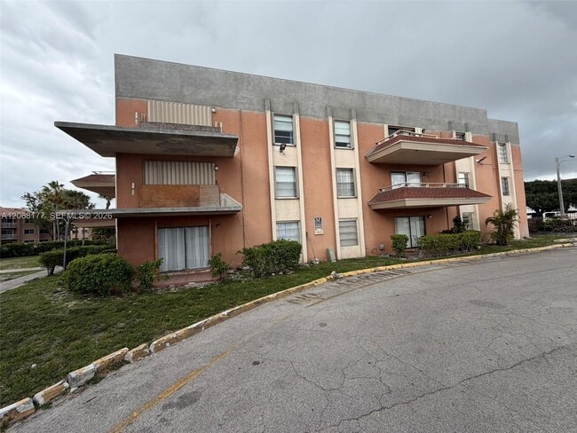 Photo - 17650 NW 68th Ave Unit A2008