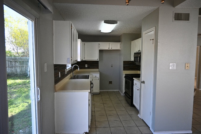 Photo - 3138 Smoke Creek