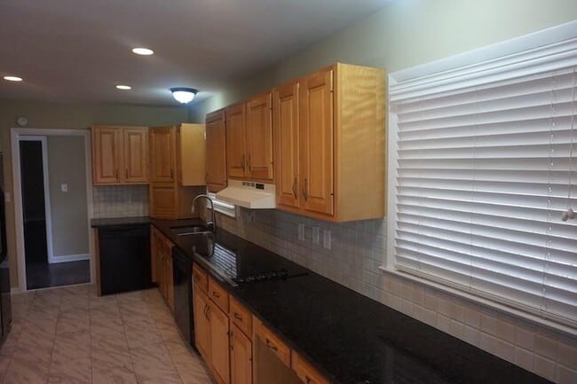 Photo - 1403 Stephens Dr NE