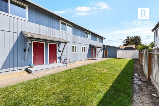 Building Photo - 826 Bennett Ave Unit D