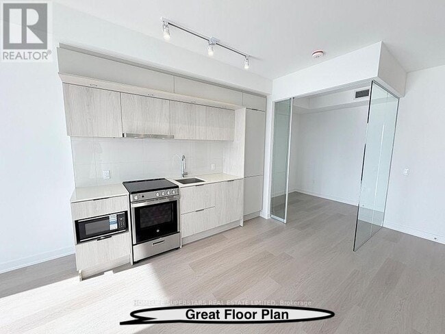 Photo - 448 Burnhamthorpe Rd W Unit 2012