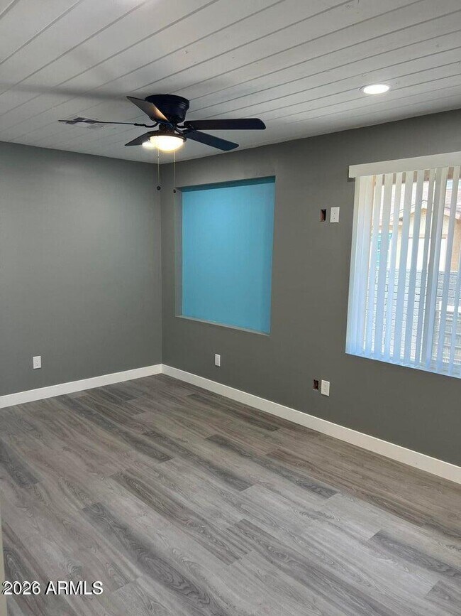 Photo - 10 E Mountain View Rd