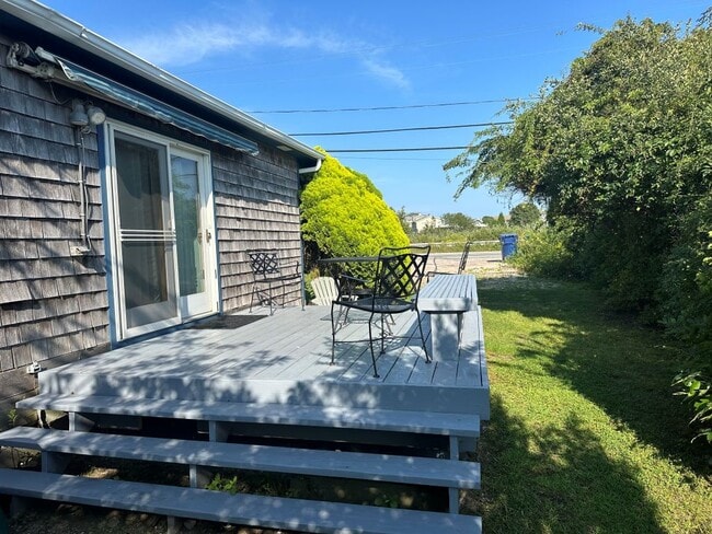 Photo - 595 Succotash Rd