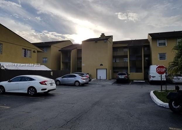 Building Photo - 15470 SW 82nd Ln Unit 325